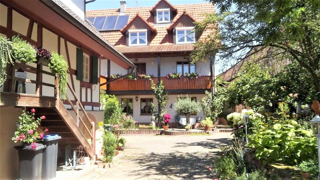 Galerie Ueber Den Gaerten Херболцхайм Екстериор снимка